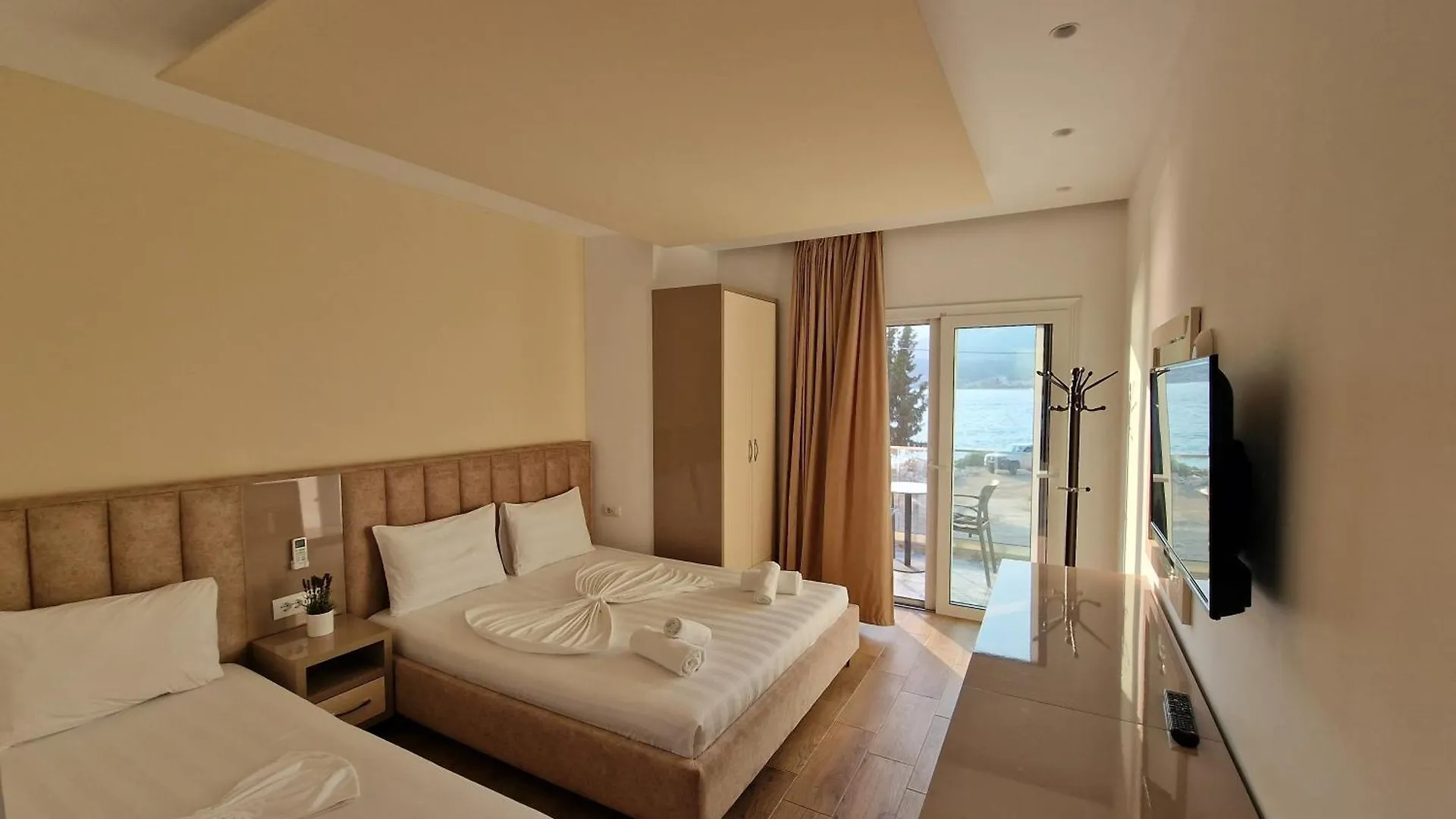 Seaside Hotel Himare 3*,