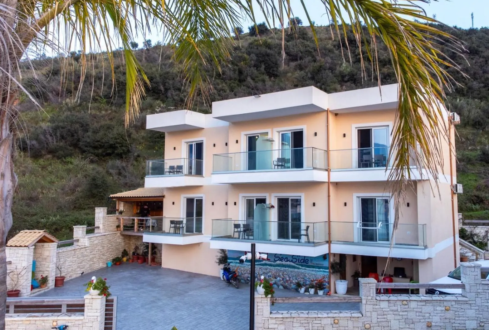 Seaside Hotel Himarë